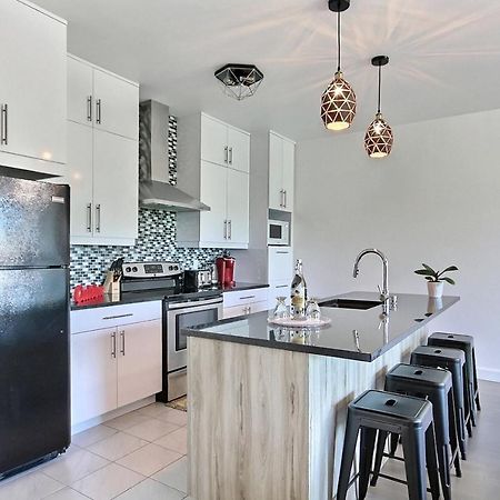 Good Vibes Only -Modern And Spacious 2 Bedroom Condo 4 Beds Free Parking, Gym Quebec City Exterior photo